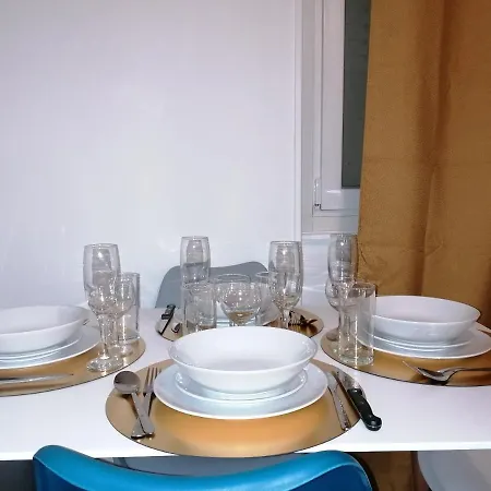 Hadriel Host Apartment